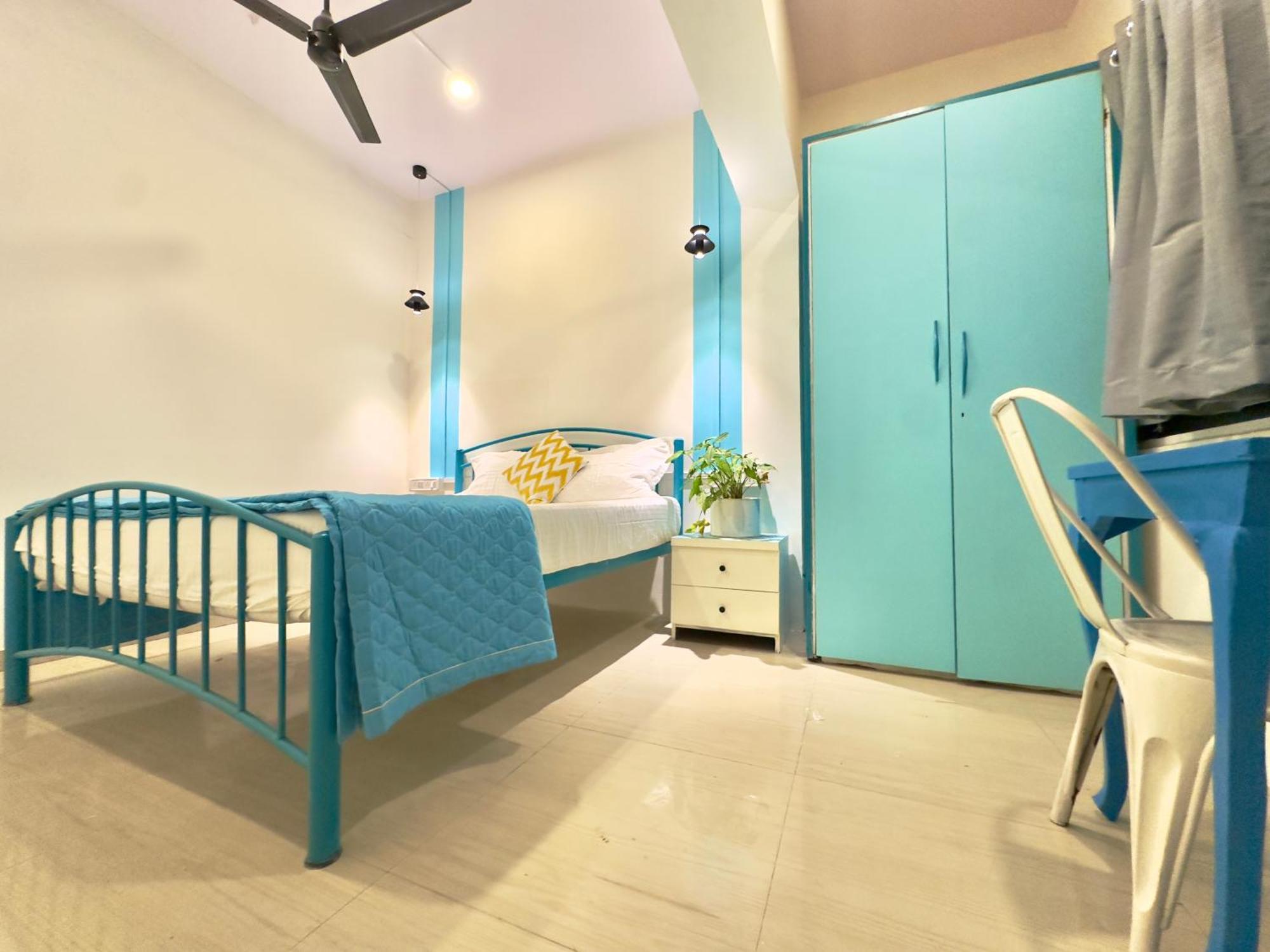 Locomo Express - Stay Work Eat Mumbai Exterior photo