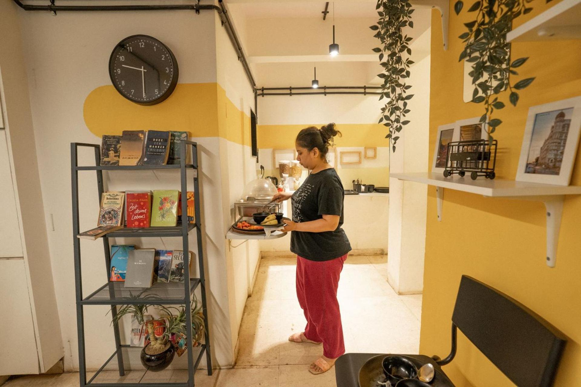 Locomo Express - Stay Work Eat Mumbai Exterior photo
