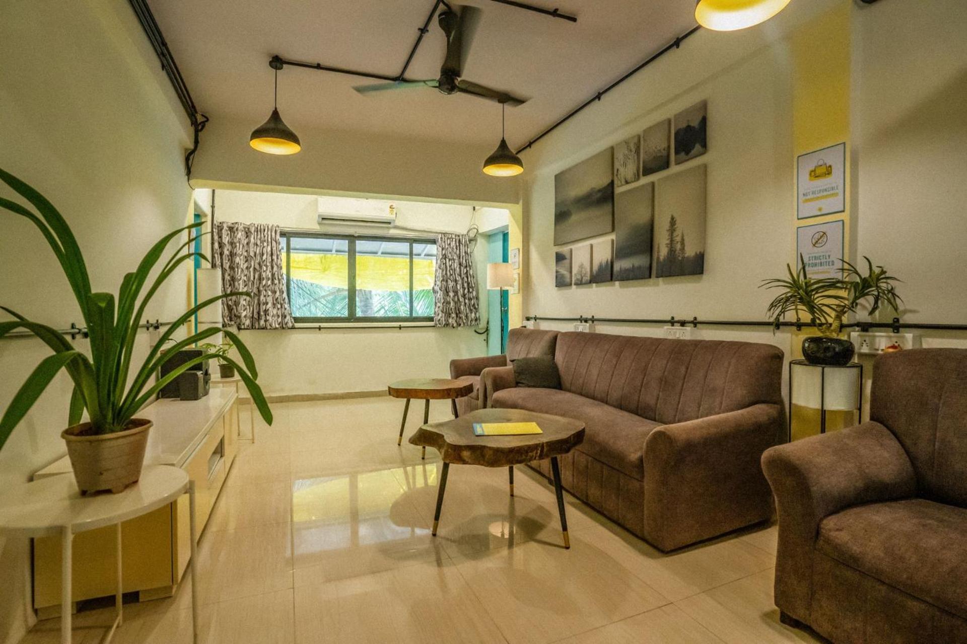 Locomo Express - Stay Work Eat Mumbai Exterior photo
