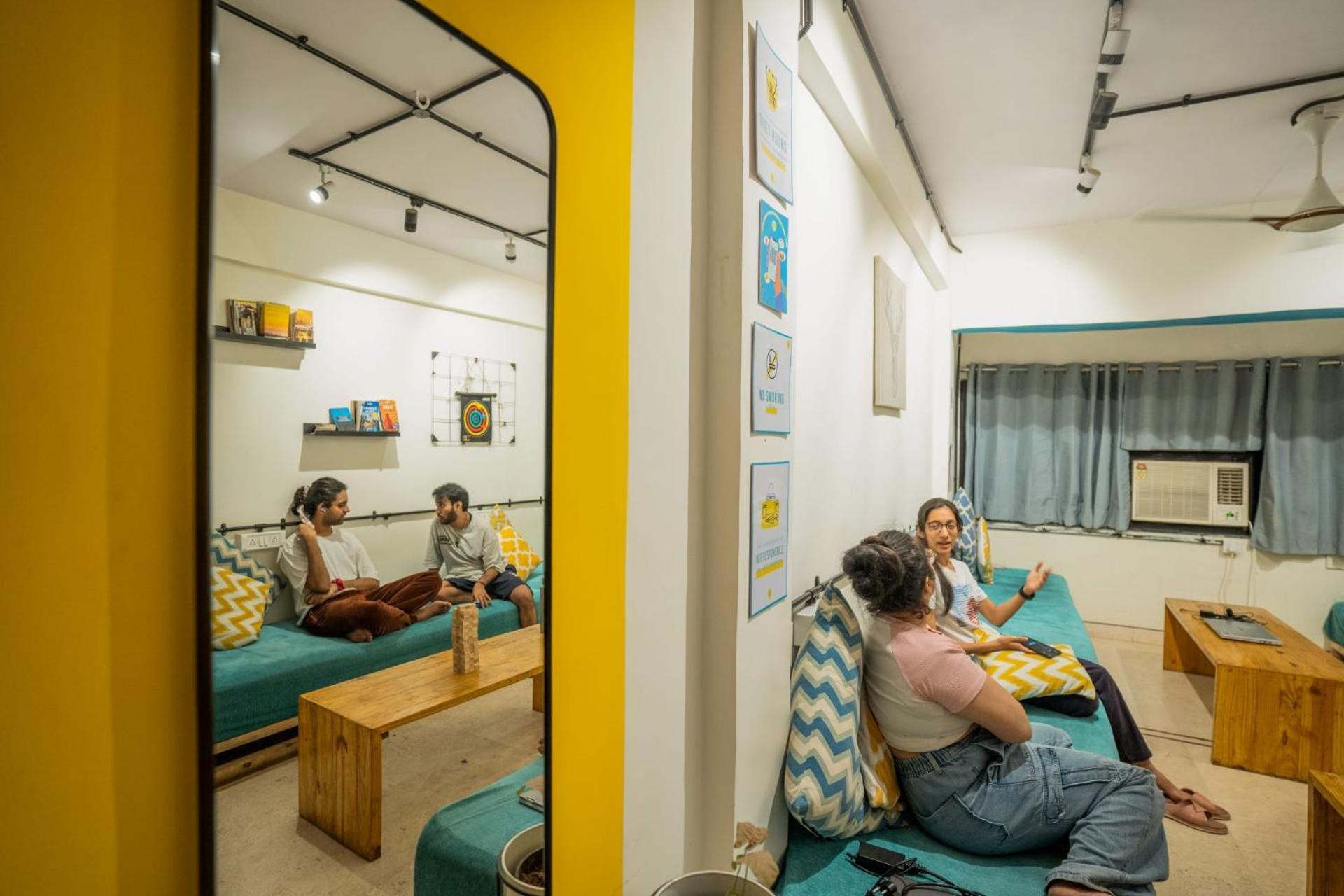 Locomo Express - Stay Work Eat Mumbai Exterior photo