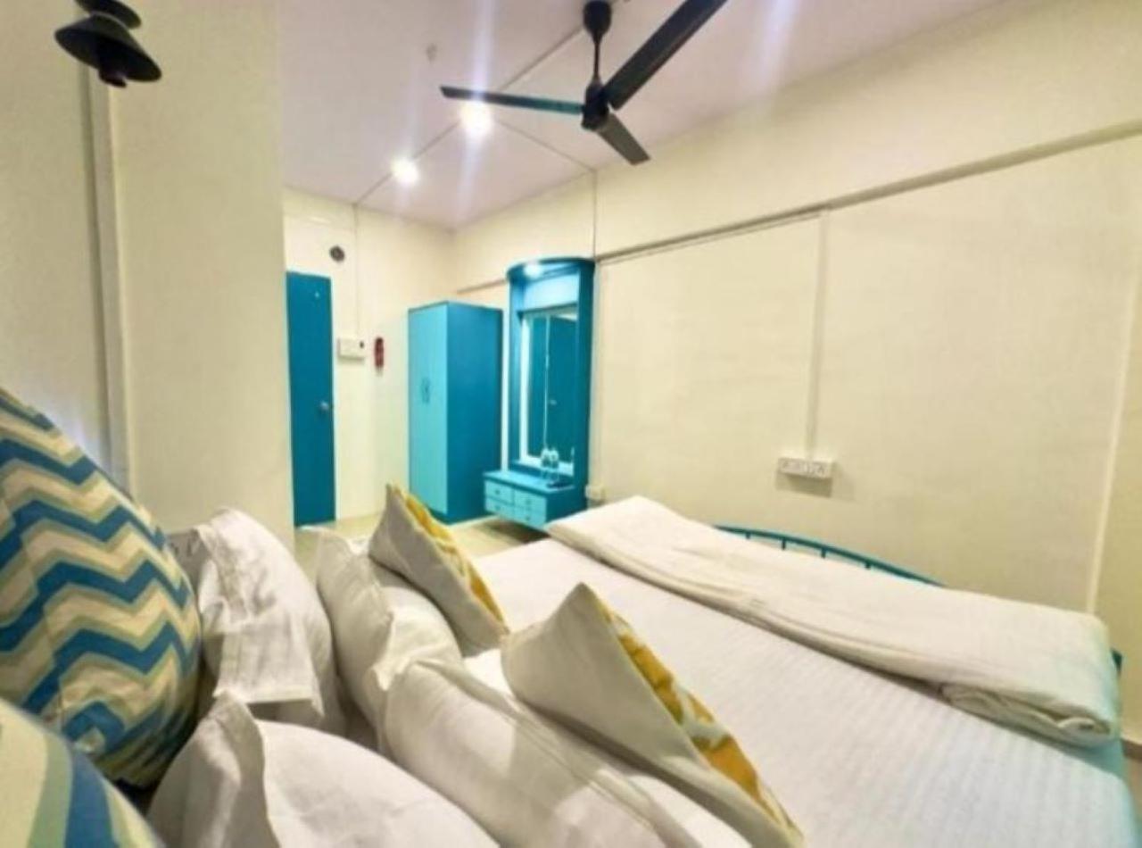 Locomo Express - Stay Work Eat Mumbai Exterior photo