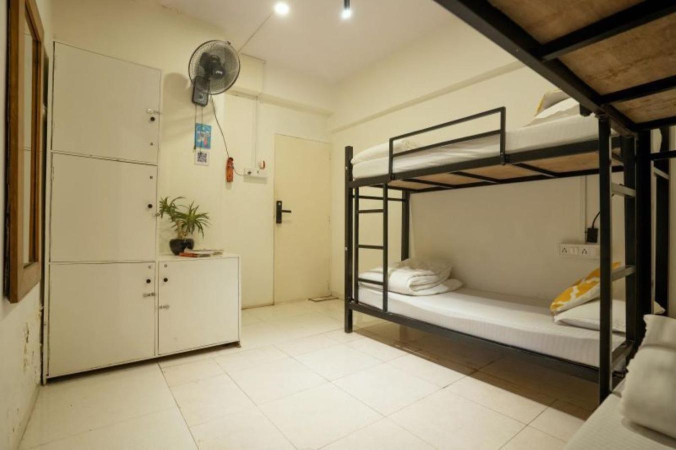 Locomo Express - Stay Work Eat Mumbai Exterior photo